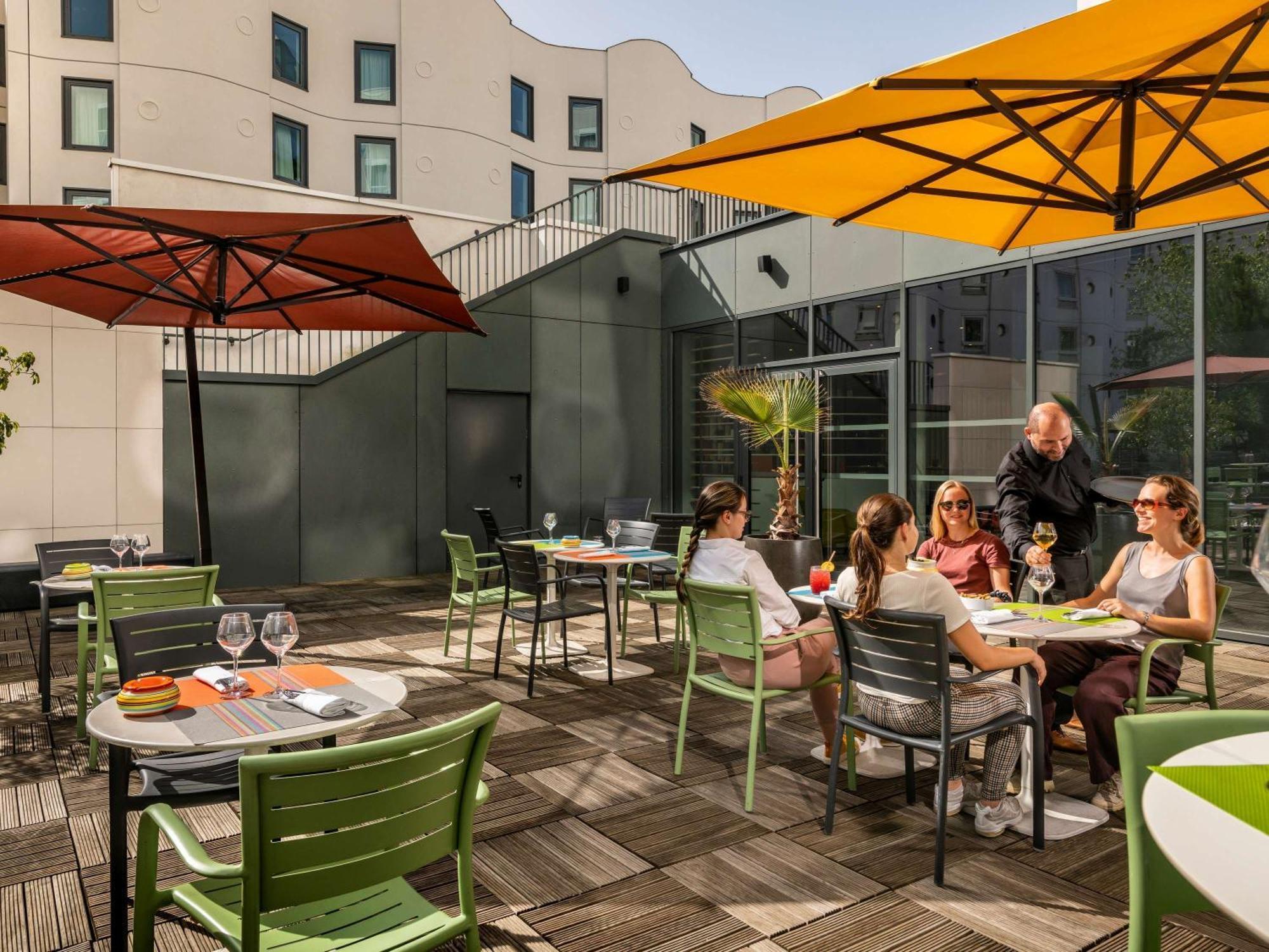 Novotel Paris Coeur D'Orly Airport Exterior foto